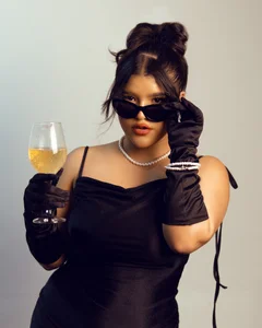 AvrillThomas Happy birthday to me Foto 3