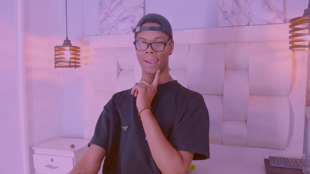 Santiago_Ortiz_ Trending Pic 1716