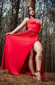 SenniaBella Pasion Red In Nature 🍒💋💖🌲 Pic 5