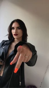 NicoleDunn Public Pic 3