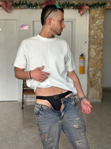 CrisGil Public зображення 6