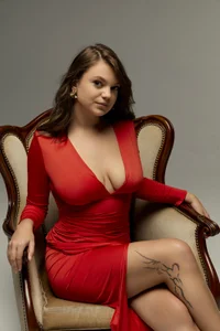 CAUTION! It's too hot 🥵🥵 de HugeBoobsKi  2 photos