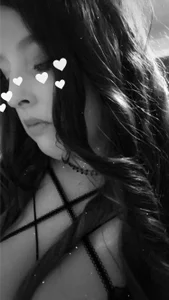 Luna_Foxx22 Public Pic 4