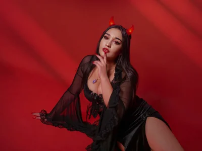 Little Devil, Big Desires de GoldenHeart_1  2 photos