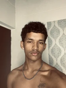 Boy_savoy Public Foto 4