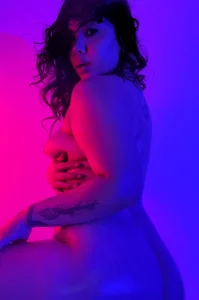 Zdjęcia P_A_U_L_I_N_A_ 💜Neon nights🩷: 
