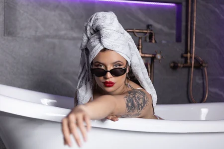 _KattyKat Public slika