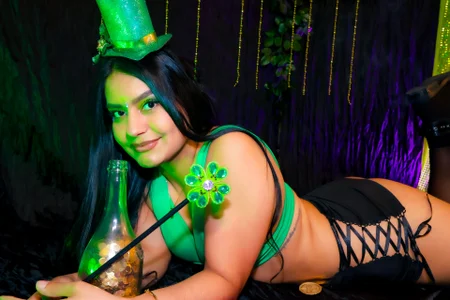 AlmaRose_ Green Goddess Vibes 💚👑 Foto