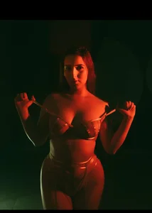 CoraVibes LOVE ME 사진