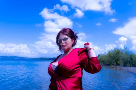 EllenGrace Outdoor pics Pic 9