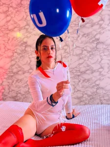 missnicollee Hot celebration💓🤍💙 slika 4