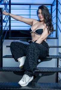 Nicolle_W Just The Way I Am Immagine  2