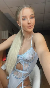 FREE de HeySiryy  2 photos