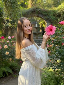 HelenHiss Public Poză 4