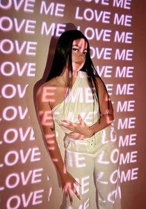 NataliaGaret shadows and sensuality Foto