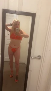 zoe92's Blonde milf Sex Photo 1