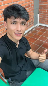 My teacher is very boring. I'd better take some pictures!😏 de Liam_Chameliam  4 Imagens