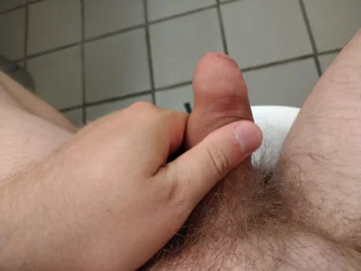 Horny_Sweden2022 Showing my dick in the toalett Bilde 3