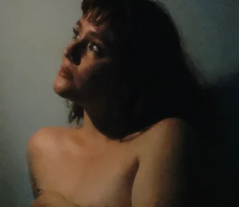 MariathLittle Something about me 🗯️📸 Pic