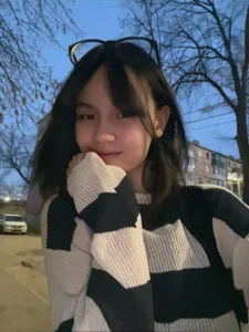 BeatrisRosel Public of me Poză 5