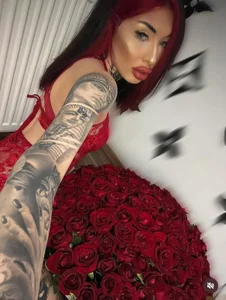 Cassy-Foxy Red Roses😈 圖片 2