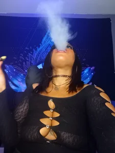 💨💨Blow Smoke In Your Face 💨💨💨💨💨 de AmazonianMistress  2 Imagens