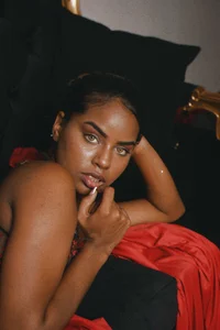 AdharaBrown Adhara Brown Poză 2