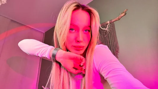 VivianaPucci a little pink Pic 4