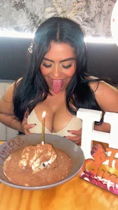 kiana_cream Mi birthday Pic 3