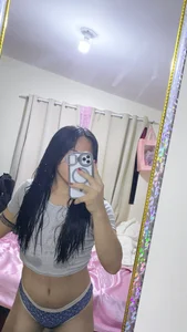 Seductiveladyboy Public slika 2