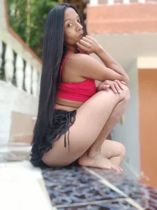 annita_lopez Sunny day and pool Immagine  3