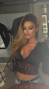 YasmineShaw Public Pic 3