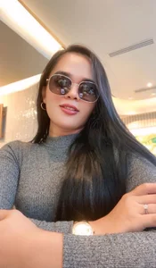 SophiaCourthawayのPublicの 2枚の写真