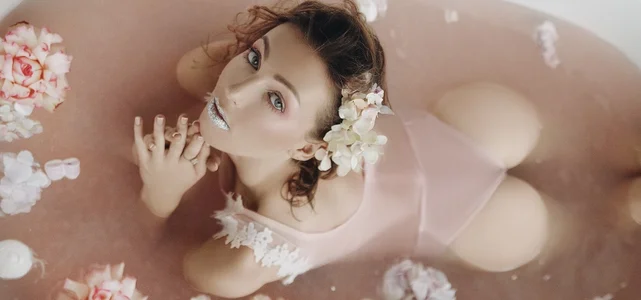 angelicfenix In bath with roses 사진 4