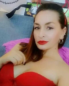 Kim_raver40 Public Pic 7