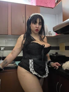 rosebigboobs 💋🧁You want me to go to your kitchen and prepare a meal💋🧁 Foto 6