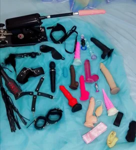 mollieblue69 MY TOYS AND HEELS Pic 3