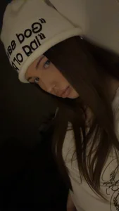 HaileyBenyo Public  2. fénykép