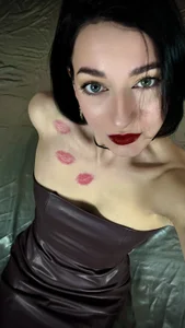 BaileeLynn kiss to much Immagine  2