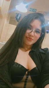 Hanna-Hot- Public  3টি ছবি