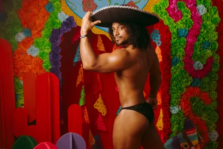 MikeEstevess: 5 MAY IT'S HERE!! 🌮🌮 ( 5 фото)