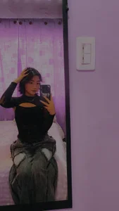 henutmire_ross me - {count, plural, one {תמונה אחת} two {שתי תמונות} many {# תמונות} other {# תמונות}}