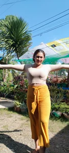 Ugly-Filipina Public Pic 3