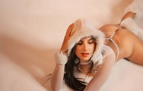 The best way to get rid of temptation is to fall into it. od aria_greco  2 snímek