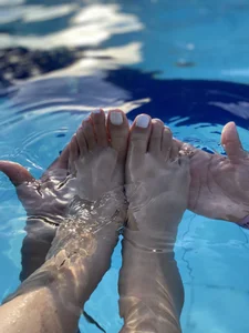 sofi_nietoの💦👣🥥の 2枚の写真
