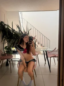 MarianaScott_のtell me I'm your viceの 4枚の写真