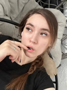 VeraLili Tell a funny joke টি ছবি