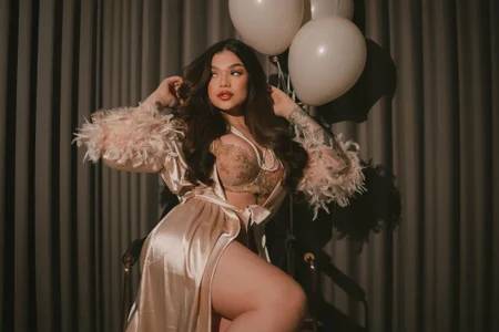 LeaThompsonHappy Birthday Goddess💎图片 3