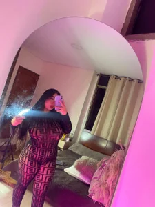 Samy_Grey01 Casual pics in my room Pic 4