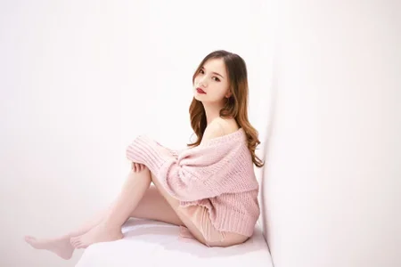 LucyLin-d2 Public 사진 2